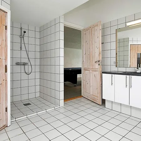 10 Person In Lokken-by Traum